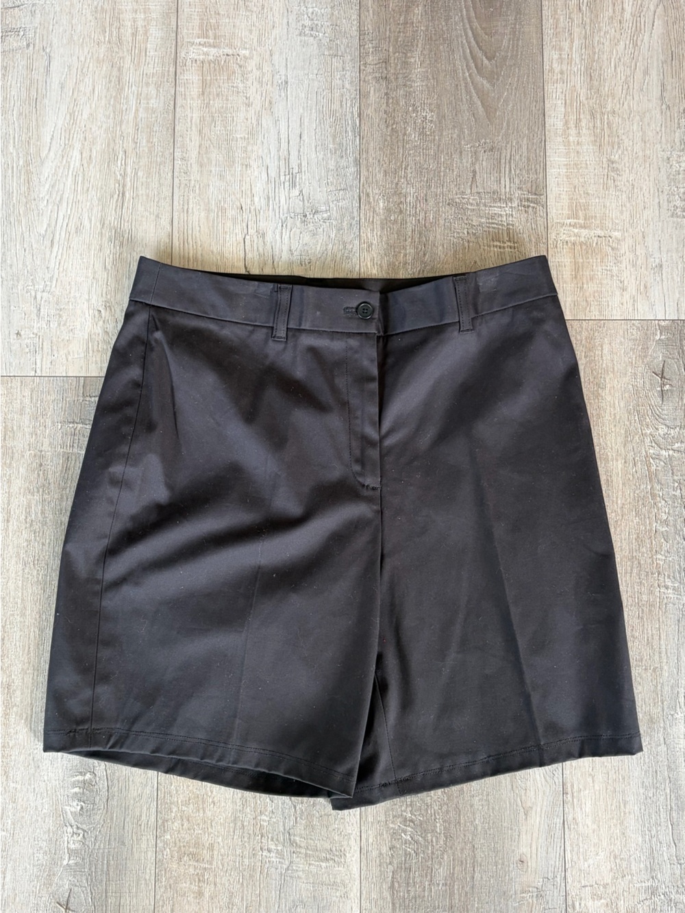 Jones New York Black Bermuda Shorts Size
